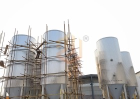 中釀60噸大型精釀啤酒廠設備發酵系統